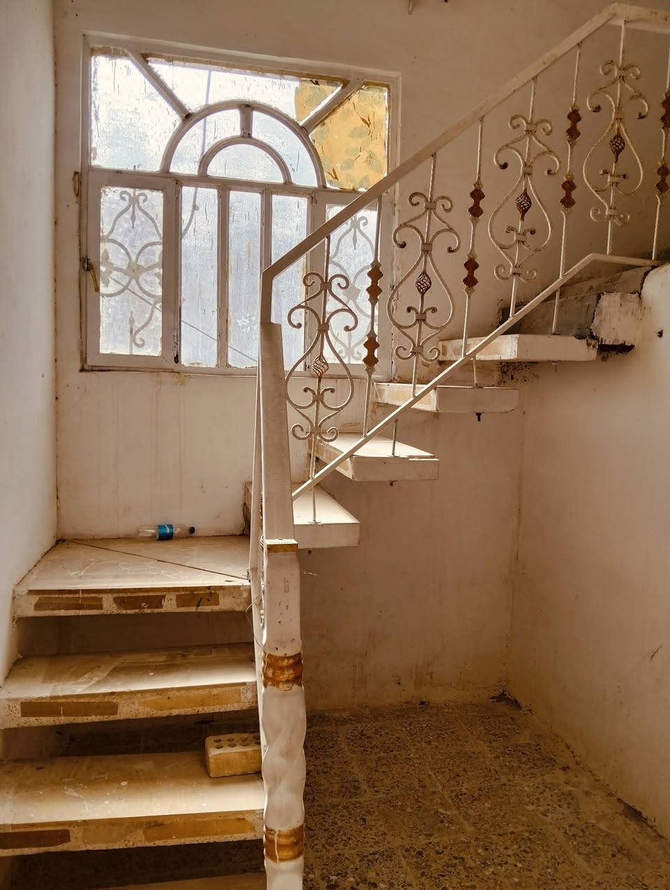 سلام عليكم دار البيع 50تر ركن شارع15منطق58غرغه وصله ومطبخ وتخاريج وغرفه فوك ***********حي نداء
