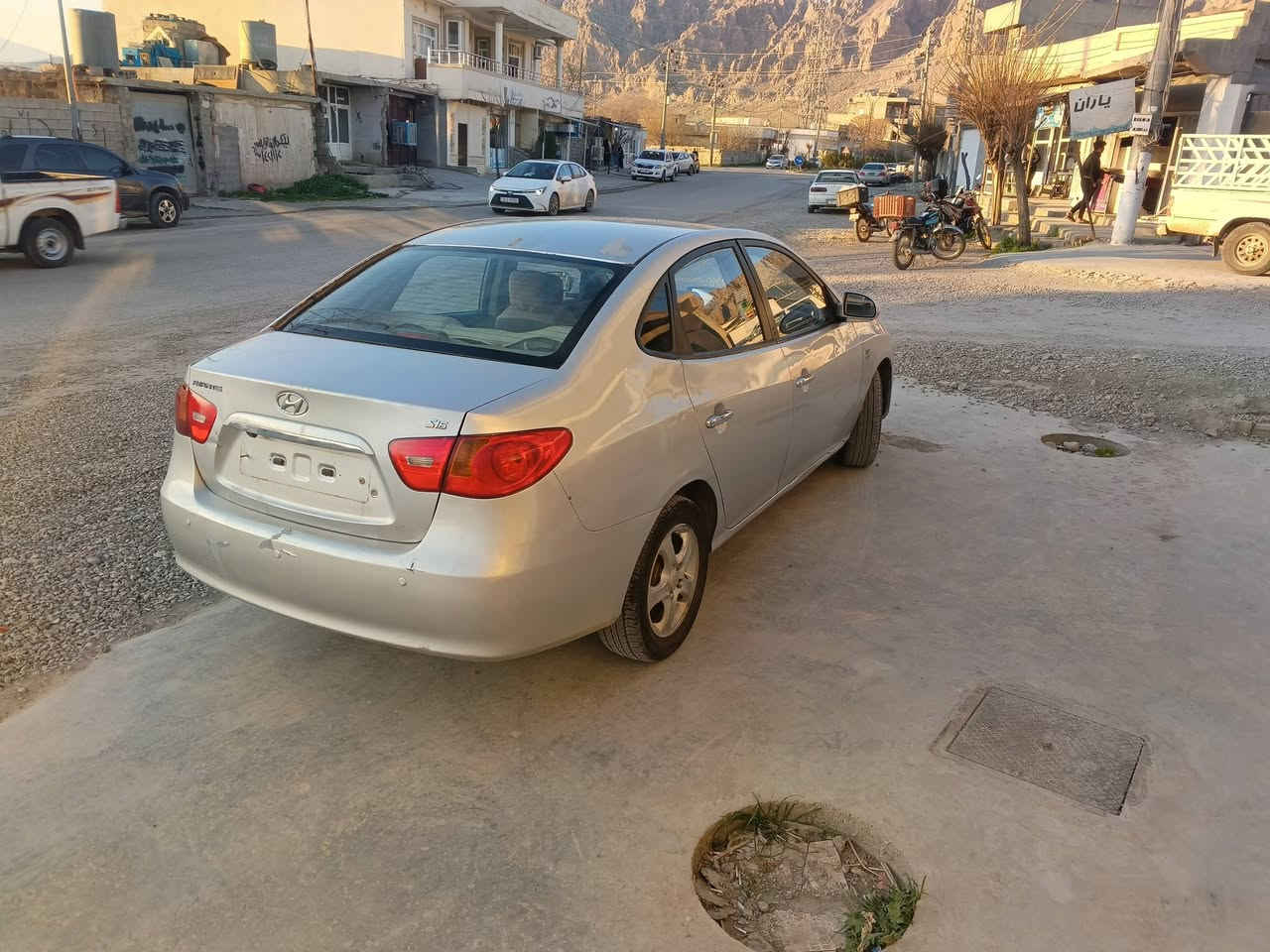 2008 كامل مةسرووف كراوة 46گةلا
تةبريد لةمس كوشن هيتةر 
سةقفى وةك شوشه 
تايةى تازةية 
سپيرى تياية 
توند و تؤلى بةشةرت 
مةكينة 16 دكشن بةرز 
شوين رانيه 
***********
***********
