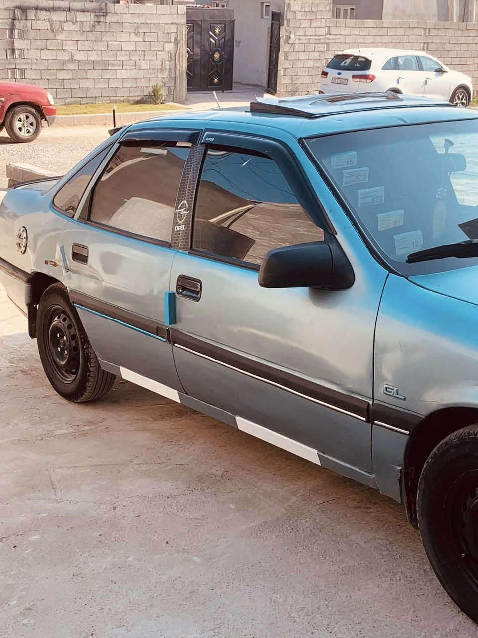 السلام عليكم للبيع اوبل فكترا 20 كامله مكمله سياره نضيفه حيل وتحويل ايمت ماتريد وسعرها 27 وبيها مجال ***********
