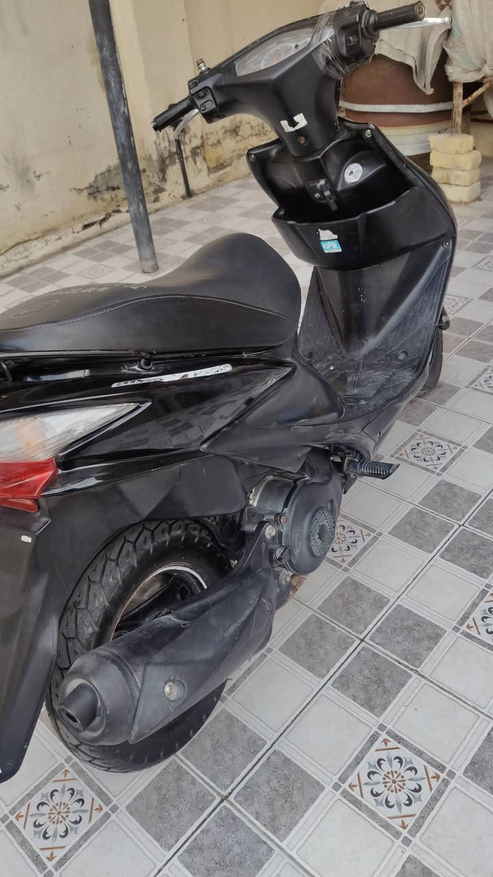 السلام عليكم ادرس ياباني نضيفه صوته ناعمة سعره 660 وبيها مجال قليل مكاني الخاجيه للتواصل *********** واتساب
