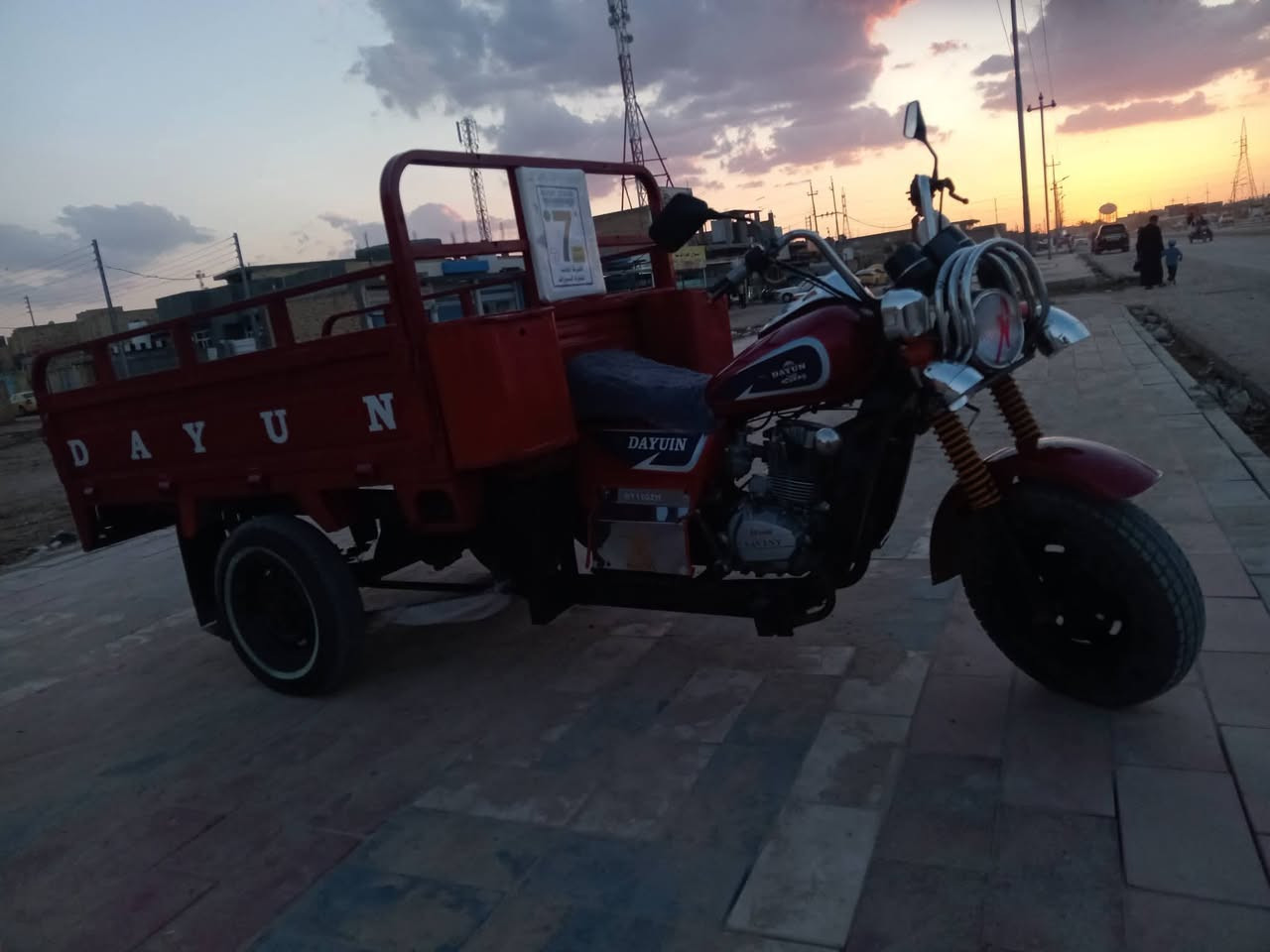 السلام عليكم ستوته لبيع موديل 15وراق كامله ستوته جاهزه من كل جهات سعر 1400وبيه مجال بصيط 
مكان الرفاعي ***********
