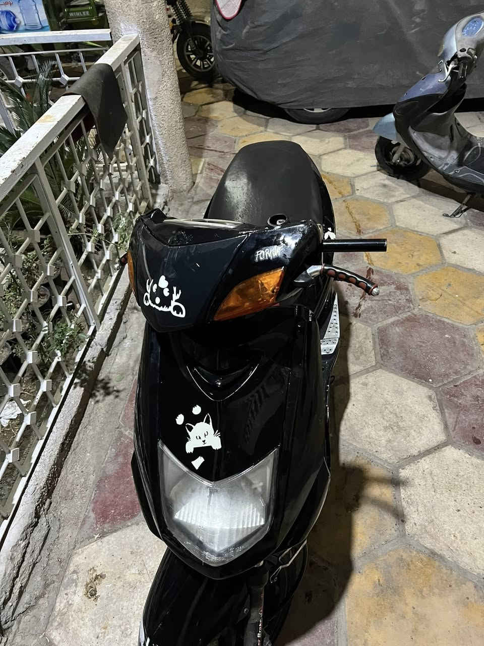 مكاني بغداد صليخ قرب مركز شرطه صليخ 
سعر 230  نقصهه فقط باتري بيهه بس تعبان 
***********
