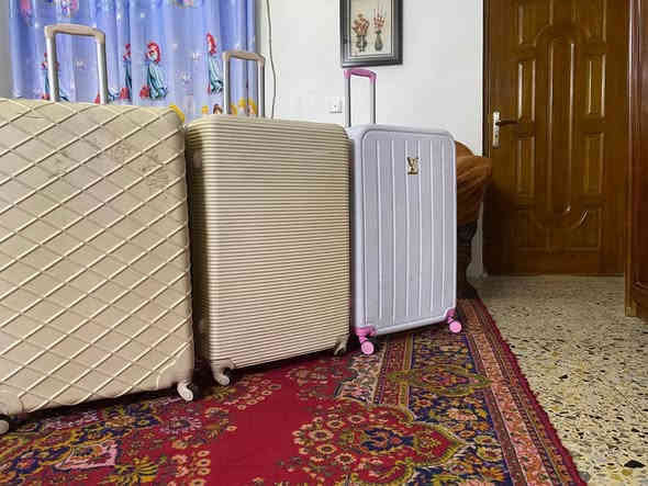 السلام عليكم أغراض للبيع المكان بغداد المنصور حي دراغ للتواصل واتساب *********** او ر
