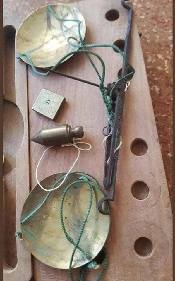 Antique gold weighing scale
ميزان جواهرجي مميز جدا وبحاله جيده جدا 18سم بموازينه كامله و حافظه من الخشب
لأعلي سعر الهرم, الجيزة


**إذا كنت صاحب هذا الإعلان وتريد حذفه لأي سبب، رجاءا أرسل رسالة إلى الدعم الفني**