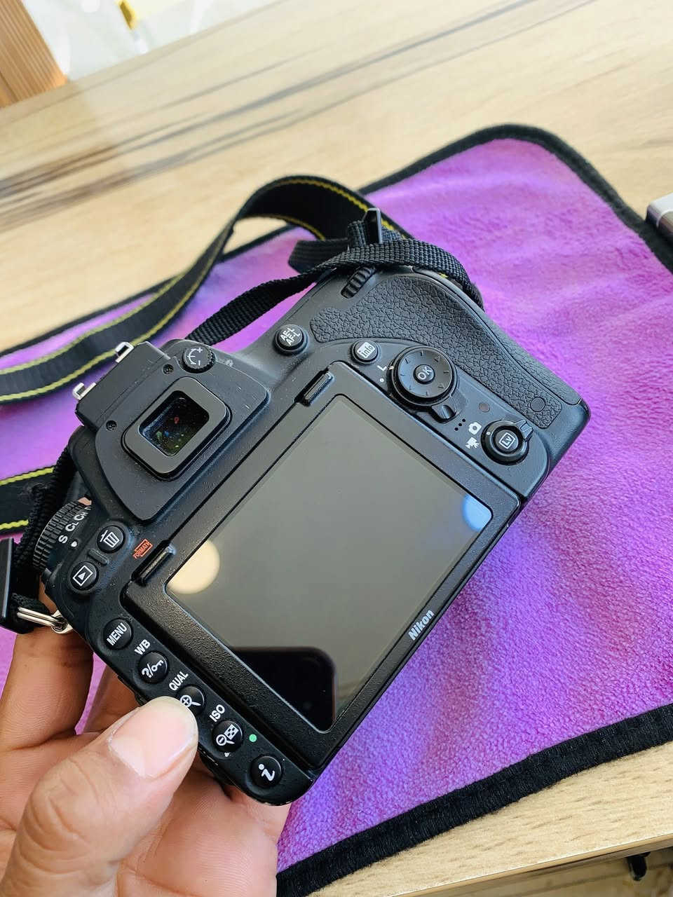 كاميرا نيكون 750فول فريم كامره اخت الجديده نضافه٩٥  للبيع. ملحقاته عدسه140/18 شاحنات عدد٢ بطاريات عدد ٢ جنطه. حزام كتف

ميسان 
***********
