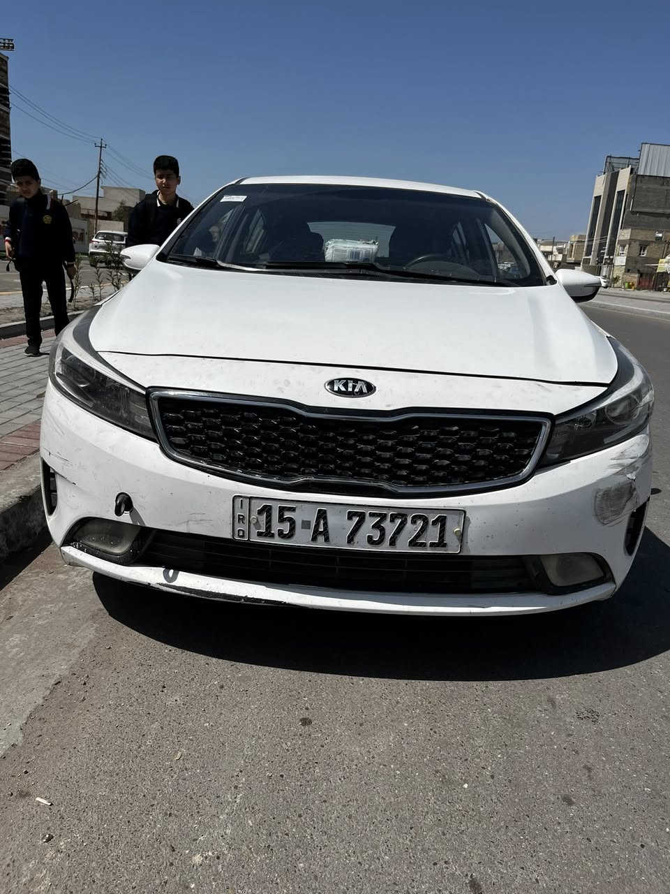 السلام علكم فورتي هاج باك للبيع حادث امريكاه جاملغ خلفي وجنطه وبل عراق  نضربت جاملغ امامي وبنيد وبيها هسه كم طخه بسيطات موضحهن بصور موديل 2017  كير ومكينه نضيفات مكاني بغداد حي اجهاد  عرضها ب٩٠ وبيها مجال تواصل وتساب *********** وعل خط ‭٠٧٧٤ ٤٩٣ ٦٨١٣‬
