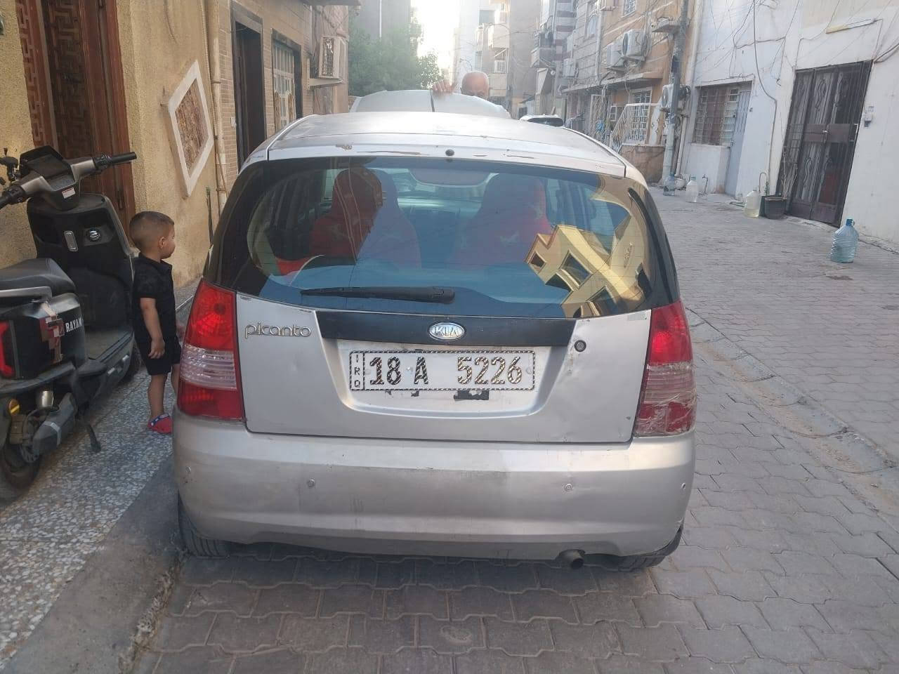 سيارة كية بيكانتو موديل ٢٠٠٦
فحص جديد ورقم جديد تحويل مباشر العنوان بغداد 
السعر ٤٠ ورقه وبيها مجال بسيط للتواصل 
***********
