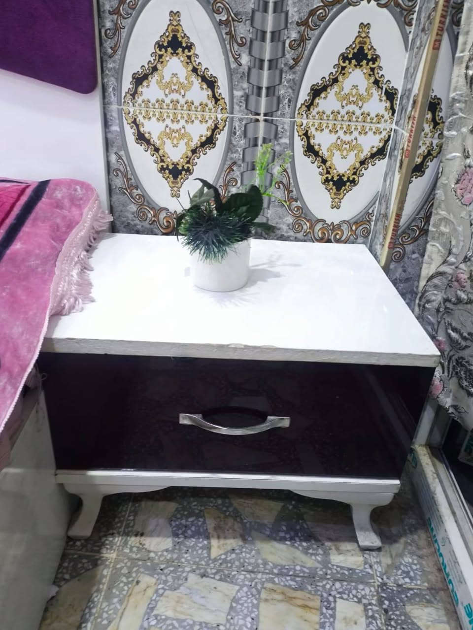 غرفة نوم تركي مستخدم للبيع🛏️
عدد القطع: 5 قطع 📦

 السعر: 350 (وبي مجال)💰

📍 المكان بغداد حي الجهاد 

📞 للاستفسار والتواصل:
واتساب: ***********
