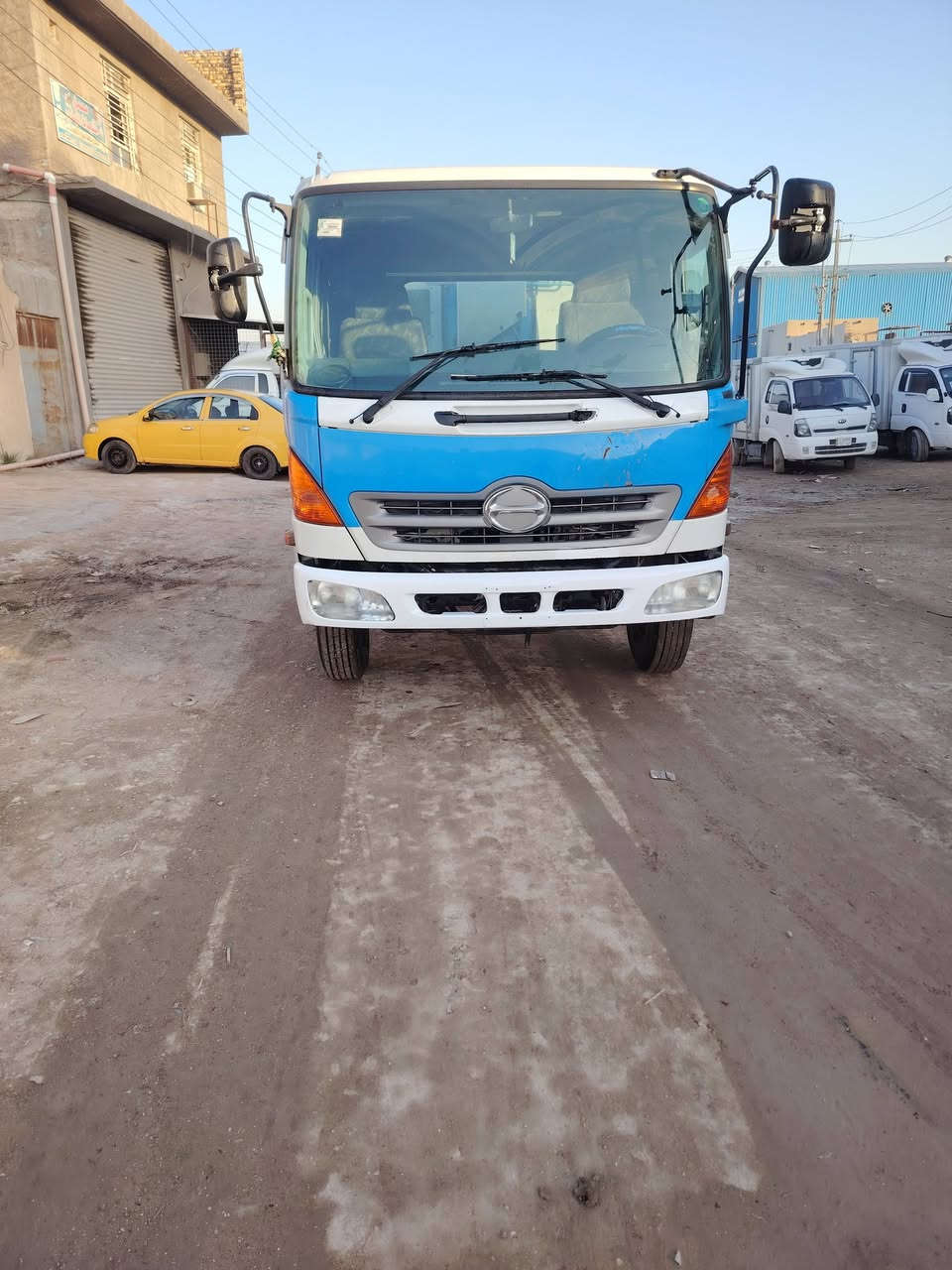 السلام عليكم كابسة للبيع هينو شيطان دخول جديد مكينة 80 فول عادي كبسة8-5 سيارة اخت الزيرو للستفسار الاتصال على رقم ***********
