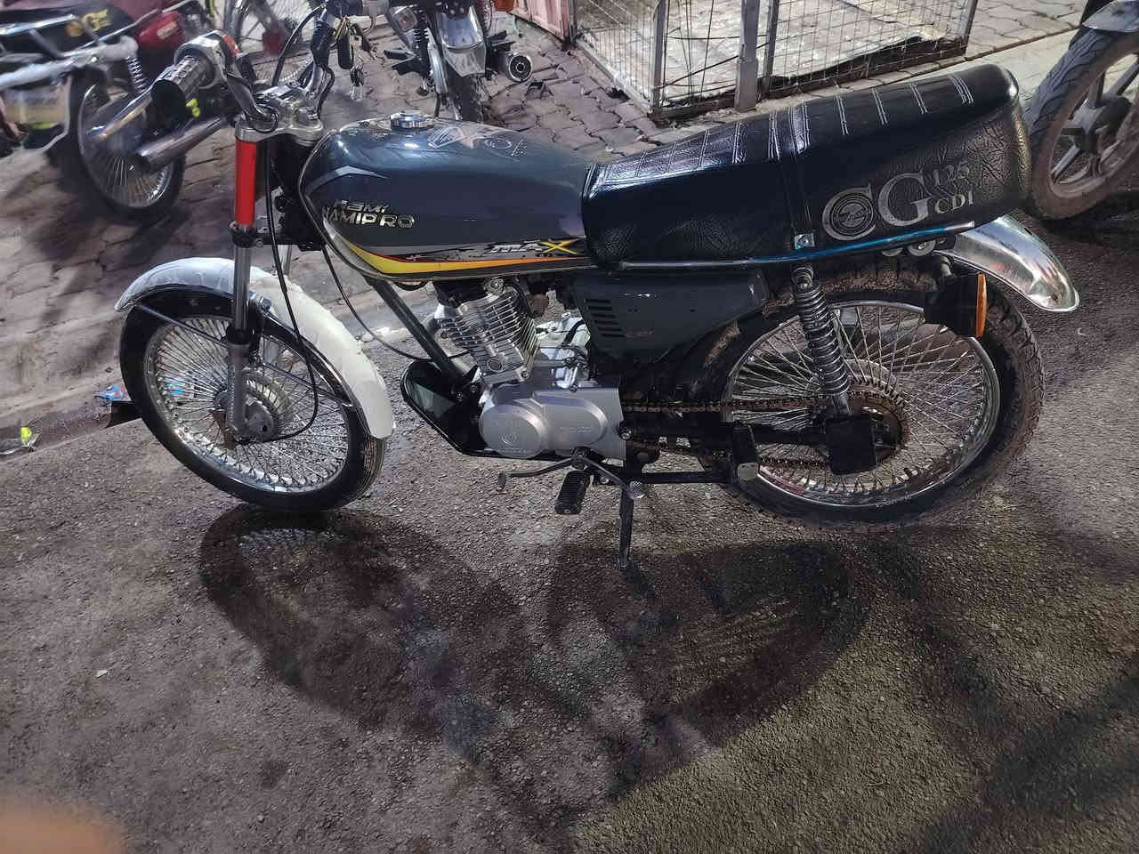 السلام وعليكم درجه لبيع شاصي رفيع درجه موديل ٢٢كل عيب مابي شرط محرك ما مفتو بل كرتون   كبس
سعر ٤٣٥والف وبي مجال حك الجيه  ***********
