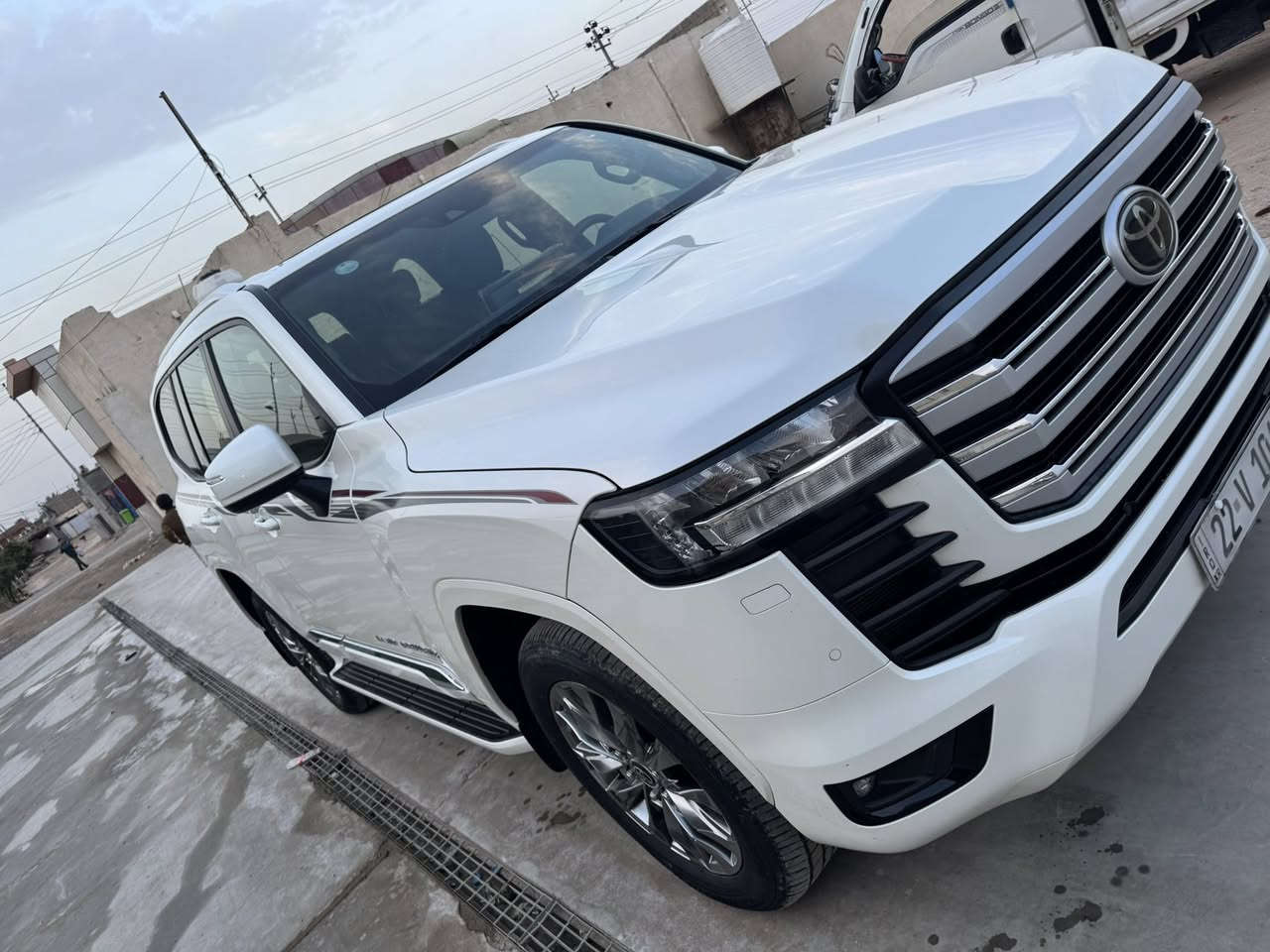 لاندكروز GXR /2024 /ديزل فول مواصفات رادار كشنات جلد احمر فول الفول ماشيه 31الف السعر اتصل ***********
