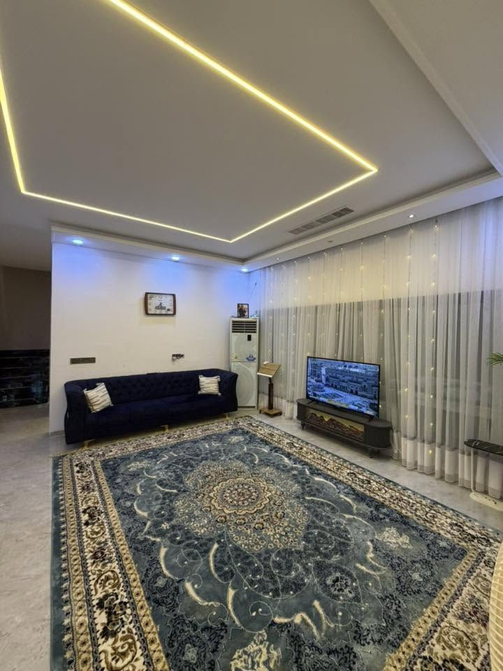 دار للبيع بناء حديث الدار فول مواصفات الموقع حي الواسطي

#طابو ملك صرف بأسم شخص واحد

#المساحة :200متر      #واجهة 10 متر   

#الموقع :- مميز جداً  كركوك _ حي الواسطي  

#السعر مناسب جداً جداً 

طابق الاول 
غرفة نوم
مطبخ حار بارد 
استقبال كبير 
هول داخلي دبل هايت 
مجمع صحيات
كراج سيارتين 
حديقة 
ط2
3غرف نوم 
هول 
مجمع صحيات

————————————————— 

الفرص مثل هاي ما تنتظر… احجز عقارك  اليوم وخلي حلمك يصير واقع!
📞 تواصل ويانه على الأرقام التاليه 
***********
 
او يمكنكم مراسله الصفحه  

—————————————————————————— 
 بأمكانكم عرض عقارتكم لدينا سواء كانت #بيــع أو #إيجــار أو #أستثـمار ‌‎زبائننا الكرام بِكُم نَرتقي ونَتشرف بزيارتِكم ونَفتخر بخِدمتِكم 

شركة الجوهرة  للاستثمار والتطوير العقاري معكم نحو الأفضل للإستفساريمكنكم مراسلة الصفحة اوالاتصال بالأرقام التاليه 
***********

عنوان الشركة 

 ( كركوك حي عدن مجاور الجنسيه الجديده  عمارة البحرين )
