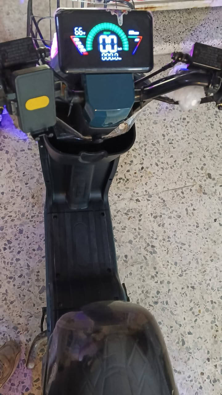 ار 9 للبيع نضيف جديد بعده
*********** بي واتساب
