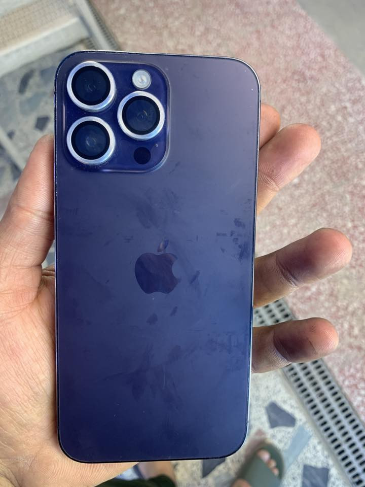 سلام عليكم ايفون 14 برو ماكس ذاكره 128 للبيع *********** مكاني بسمايا
