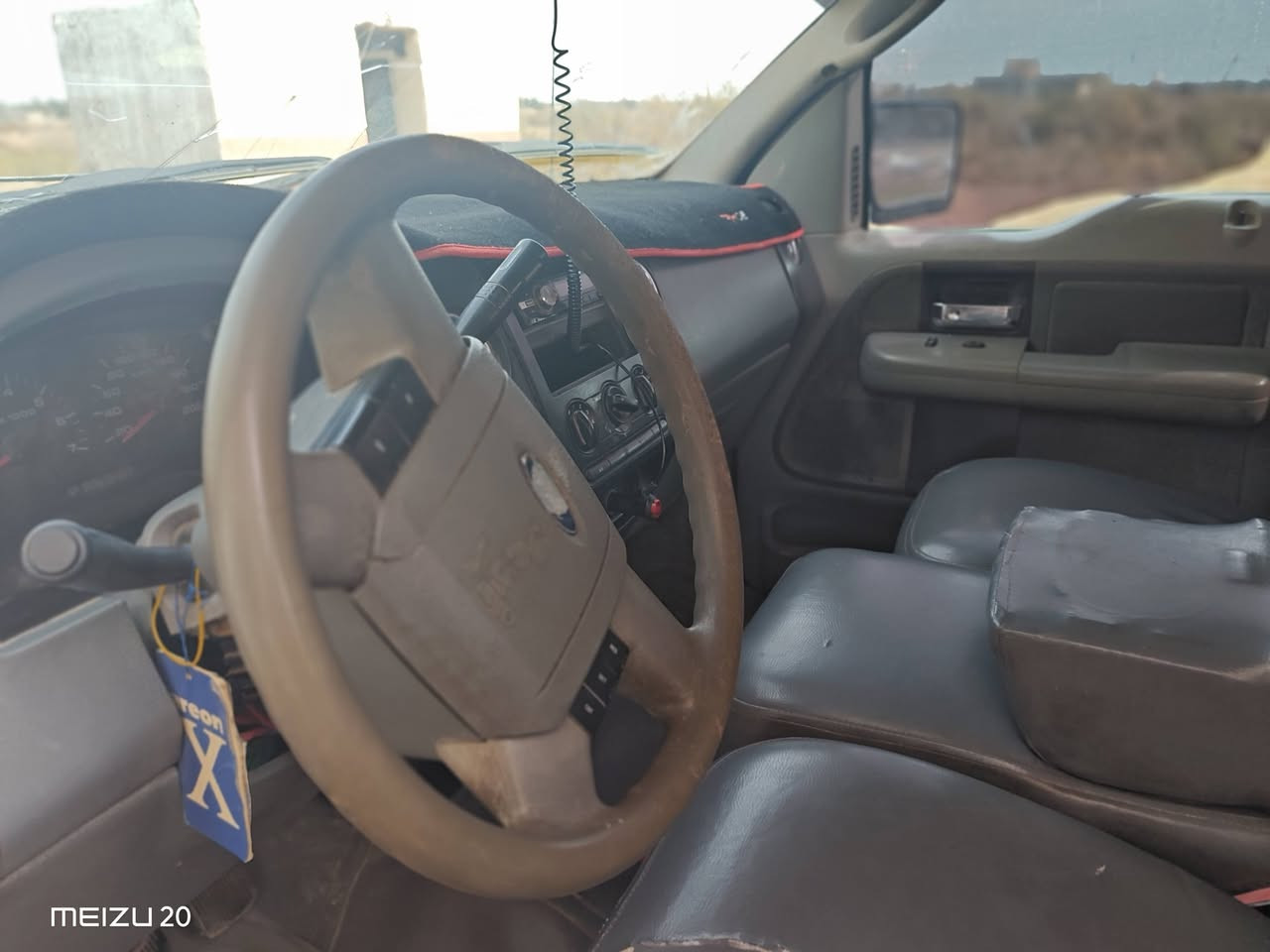 سيارة فورد  ادوات موديل 2008 f150 كفالة من كص 
مكفول من سرقه 
كير  تعليك مكينه مكفول  باب طويل بدي قصير
سعر45 بي مجال  ***********
