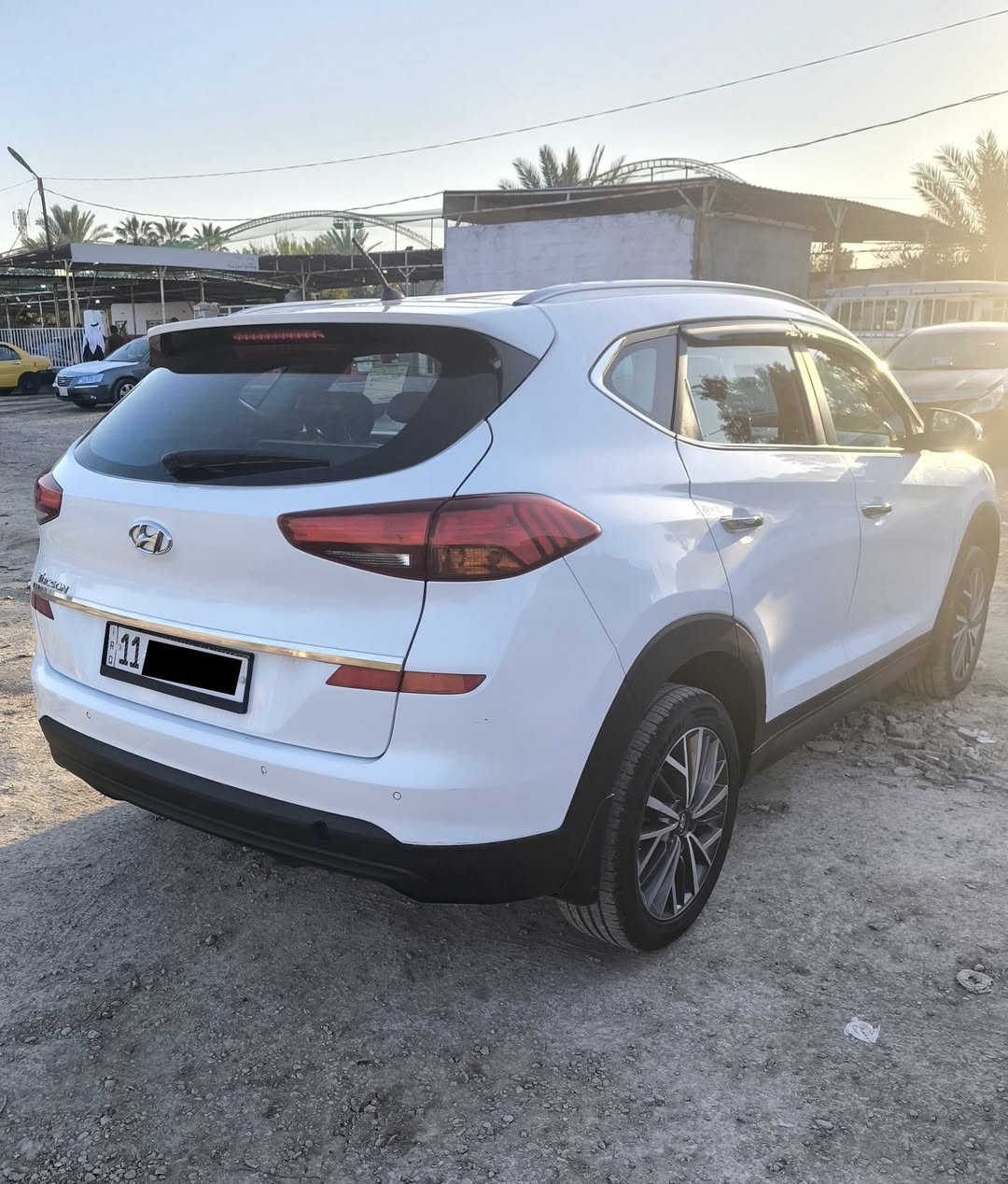 السلام عليكم للبيع هيونداي توسان 2020 خليجي رقم بغداد الدولي الجديد باسمي تحويل ثاني يوم محرك 2000 دوش ماشية 83 الف السيارة فوول مواصفات عدا البانوراما
مواصفاتها 
بصمة تشغيل + أبواب
كشنات أمامية كهرباء
حساسات أمامية وخلفية
شاشة كبيرة
كاميرا خلفية
شاحن موبايل وايرليس
قطعتين تبريد
مري شفط
اشاير بالمري
تحكمات ستيرن
انظمة قيادة
وباقي موصفات التوسان معروفة

السيارة بيها مكانات صبغ بدون دواخل و جاهزة بدون اي نقص ربع ماتصرف عليها 

مكان السيارة / ديالى بعقوبة 
للاستفسار / ***********
