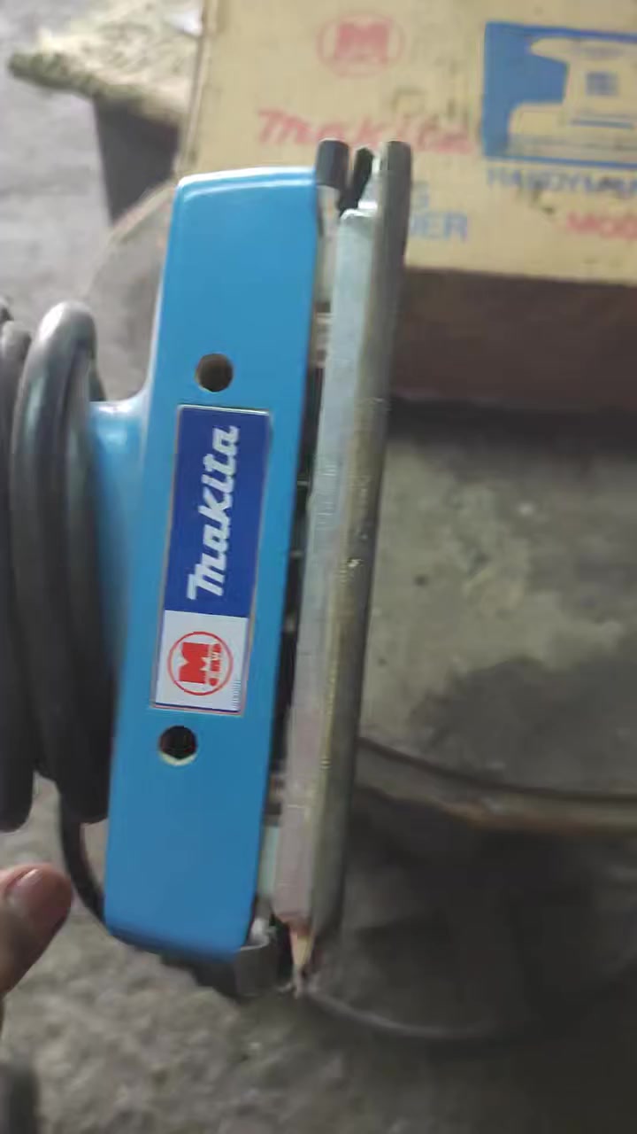 السلام عليكم دريل ماكتا امباكت قطعه نادره  حتى مااجه ويه عدد المؤسسه.ومنعمه ماكتا بالكارتون عن الحلال والحرام يمكن مستعمله مرتين. سعر القطعه 100 الف عنوان بغداد


**إذا كنت صاحب هذا الإعلان وتريد حذفه لأي سبب، رجاءا أرسل رسالة إلى الدعم الفني**