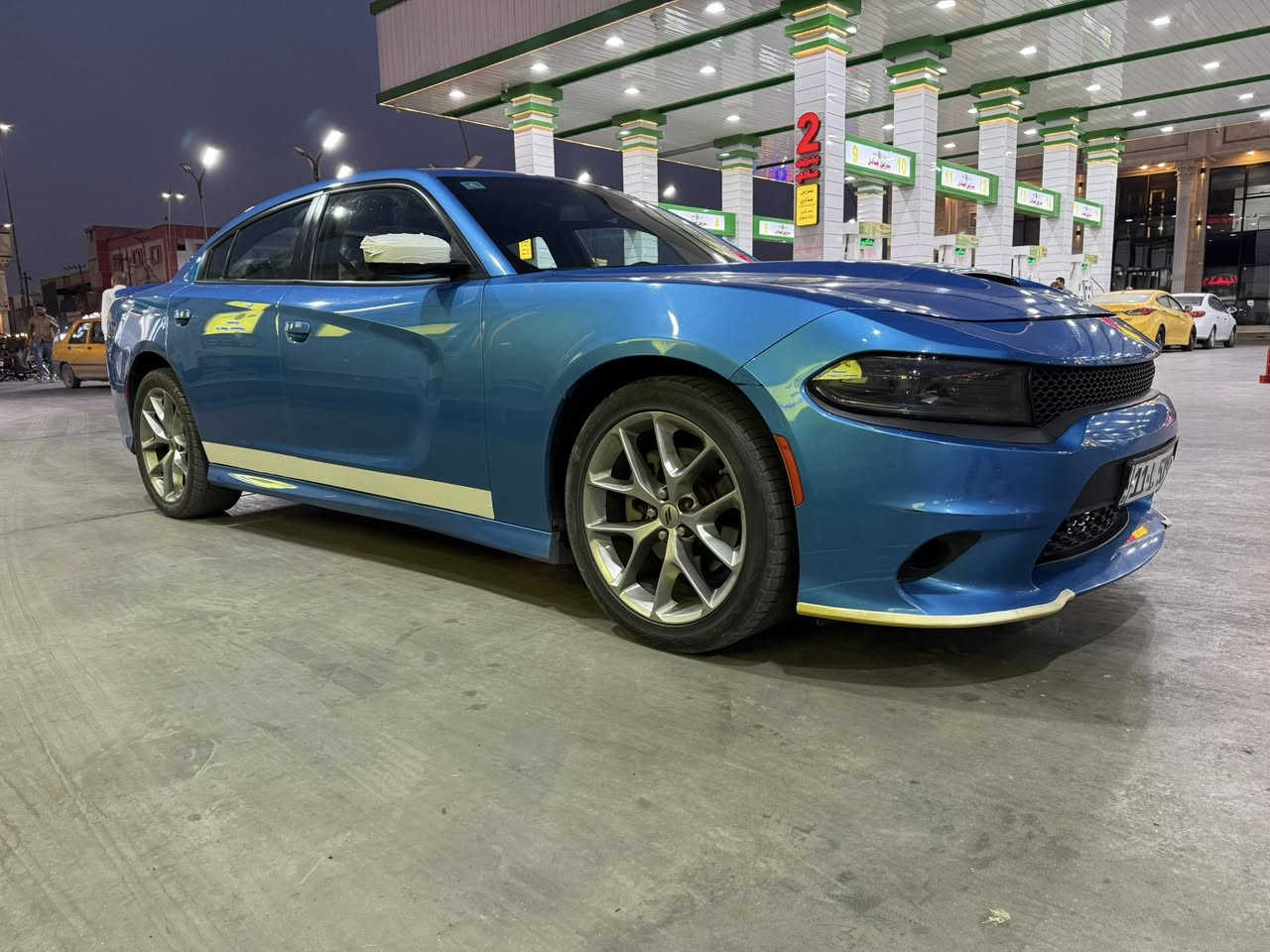 السلام عليكم 
جارجر موديل 2023 GT معروفه مواصفات الGt بدون قطره صبغ ماعده الدعامه امبدله وبارد بل جاملغ عكس السايق 
سياره اني كاصها على ايدي ماشيه 51
/ مكان السياره بغداد *********** السعر خاص
