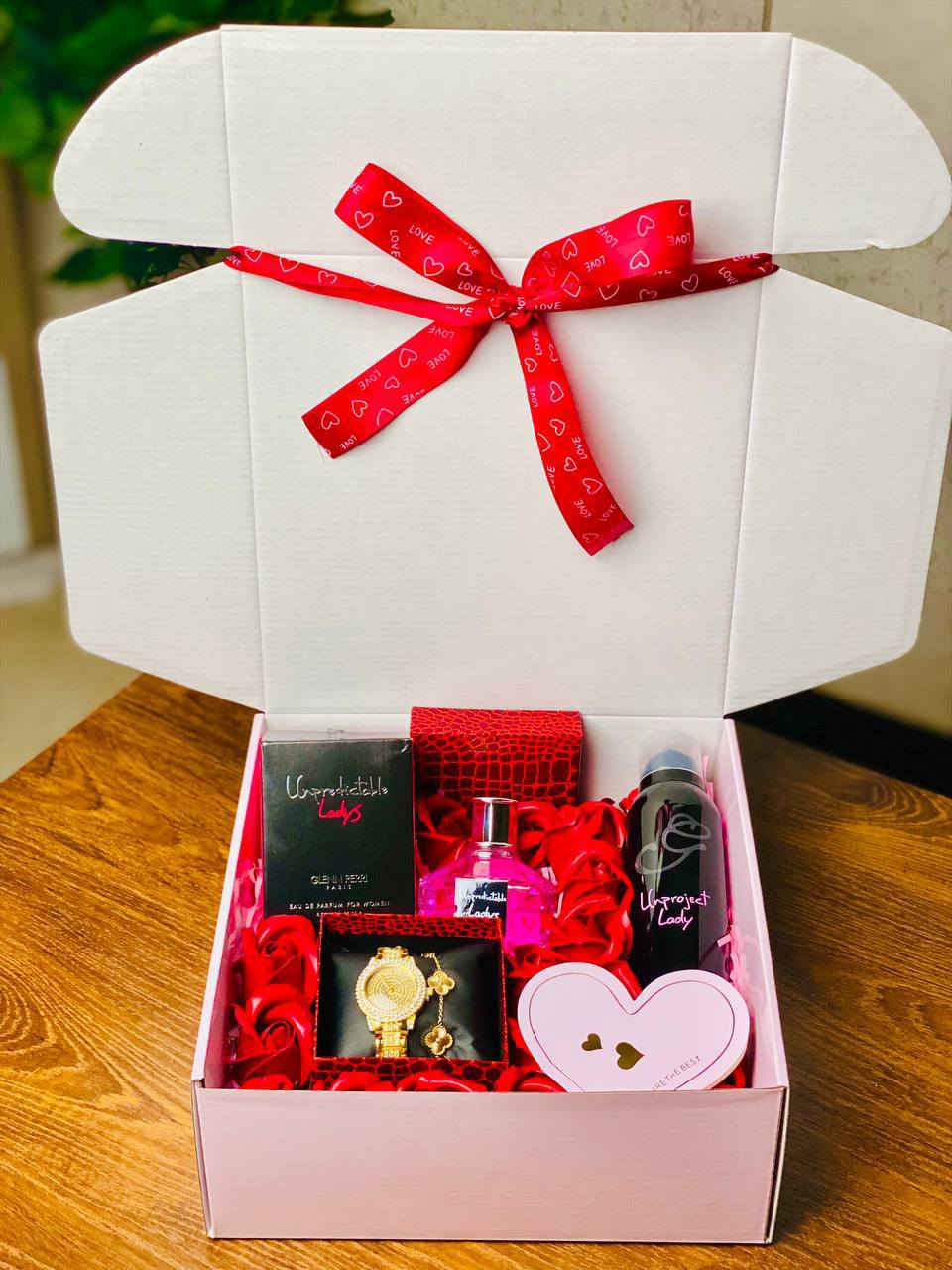 عيد الحب مو بس يوم… عيد الحب إحساس 🎁💖
وإذا تحب تدلّل أغلى شخص بقلبك هذا البوكس راح يحچي عنه 🌹✨
عطر يفوح حب 💕، ساعة تلمع ذوق ⌚️✨، تفاصيل مرتبة بعناية، وورد أحمر يحضن الهدية 🌹😍
بوكس مرتب، أنيق، ويگول “أحبچ” بدون حچي 💌🥰

خلّي هدية عيد الحب تكون ذكرى ما تننسى ❤️🎀
لأن الحب يستاهل شي مميز ✨💋

سعر البوكس 27  الف
🚘يوجد خدمة توصيل لجميع محافظات العراق 5
 الاف

#هدية #هديه #هدايا #هدية_مميزة


**إذا كنت صاحب هذا الإعلان وتريد حذفه لأي سبب، رجاءا أرسل رسالة إلى الدعم الفني**