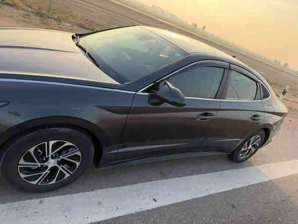 السلام عليكم 
وتحيه طيبه
للبيع . . .
هيونداي سوناتا.
وارد امريكية .
موديل 2023 .
مكينه 2.0 هايبرد .
ماشيه 21,000Mil .
مواصفات السياره :-
تحكمات ستيرن .
بصمة تشغيل 
بصمة ابواب.
تشغيل عن بعد .
قياده ذاتيه .
تحديد مسار.
رادارات ومانع تصادم امامي خلفي .
تنبيه عند الاقتراب .
كروز سرعه .
هاند بريك كهرباء .
وضعيات قياده (ايكو _ سبورت _ كوستم _سمارت).
سماعات بوز.
قطعتين تبريد وتبربد منفصل .
اناره LED نهاري ولايت زنون بلادي .
رقم 11 بغداد السنويه جديده باسمي شرط التحويل.
السعر 145 وبيه مجال 
للاستفسار اكثر عن السياره ***********

مكان السياره الانبار فلوجه او بغداد. السليمانية
