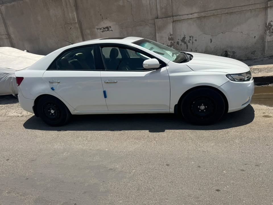 موديل 10 بسمي تحويل مباشر او وكاله اني حاضر 
بيهه 5 قطع صبغ
كير مكينه تبريد تايرات صدر كله جديد
سياره بصمه وفتحه فول مواصفات 
سعر 80 وبيهه مجال بل معقول 
***********
