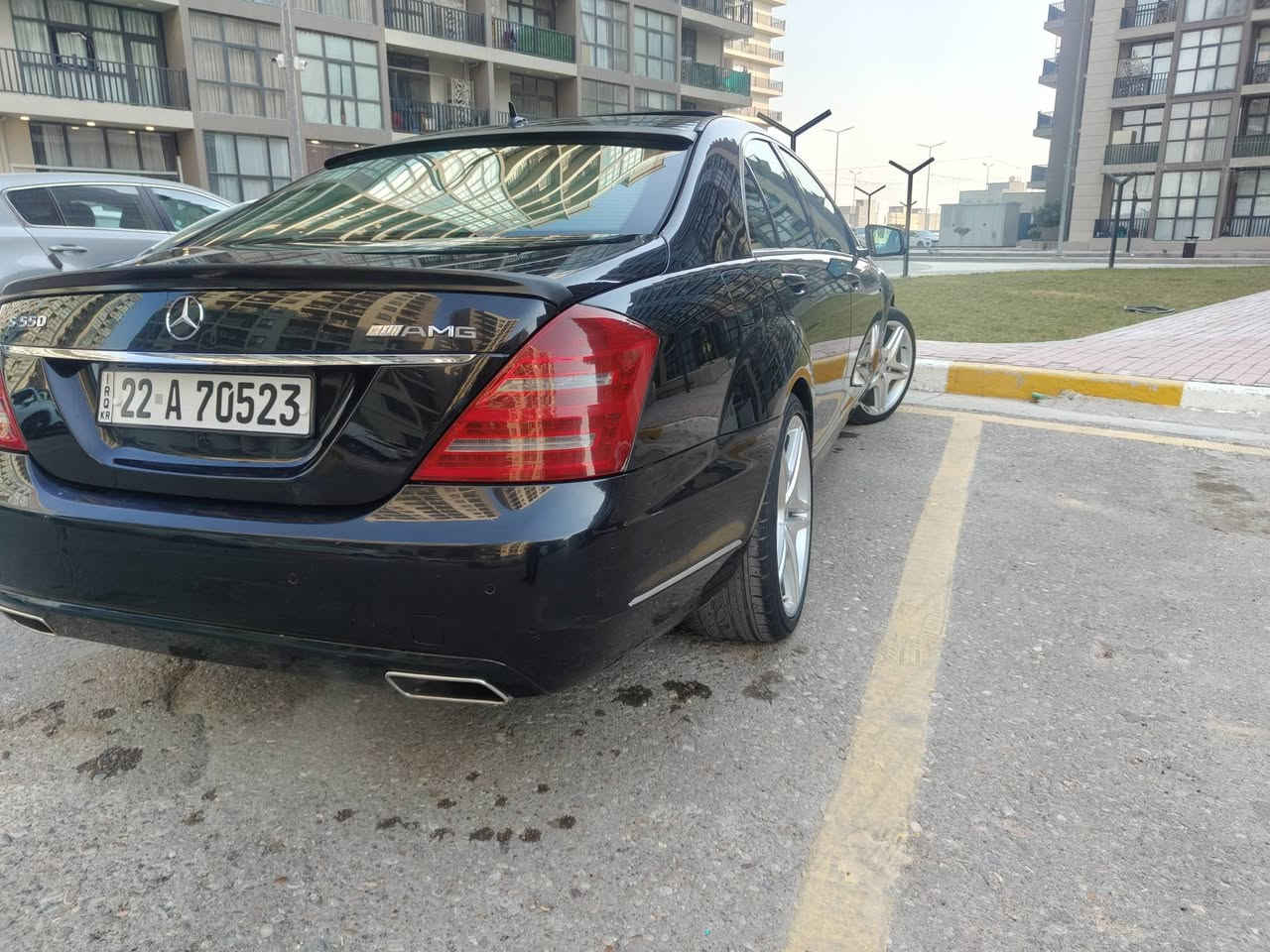 مرسيدس أس كلاس
Mercedes_Benz  S 350  V6.g)  

للبيع 

تفاصيلها ومواصفاتها :⬇️

_موديل ⬅️2009 أصل♦️)

_اللون  🎬 اسود ملكي 
صبغ فقط جاملغ امامي 

_سعة محرك ⬅️  6 سلندر 

_رقم اربيل بأسمي مداور ثاني يوم

_المقاعد🚘 الأمامي 
 ( كهربائي  -خزن - تبريد - تدفئه - و جلد )

اناره محيطيه 

بصمه دخول ذكي 
_
نايت فجن
فتحه سلايت

_ستيرن ⬅️ تحكم كامل - كهربائي- تحديد سرعة 

_ بردات جانبية وخلفية كهربائي 5 بردات 

_أبواب شفط+ صندوق شفط + مرايات شفط

_ ويل كب 20 amg 

_تخم تاير جديد

_ جوبلسات تصعد وتنزل السياره

_ سايد بريك كهربائي  (دكمة)

_كير سبورت في الستيرن(يمين ويسار) شفتات

_ لايت زنون داينمك عدسه.   
بغداد حي الجهاد مجمع السلام 

***********
