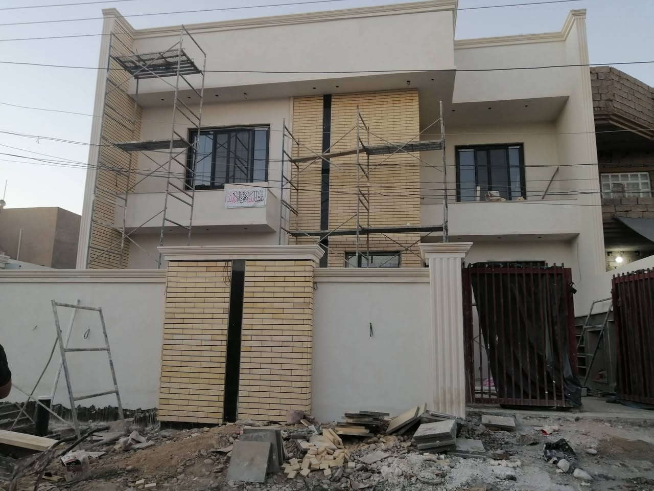 سلام عليكم  شغل نقش واجهات لبخ خارجي شغل درجه اوله وبسعار مناسبه   للتواصل *********** المكان تكريت القادسيه
