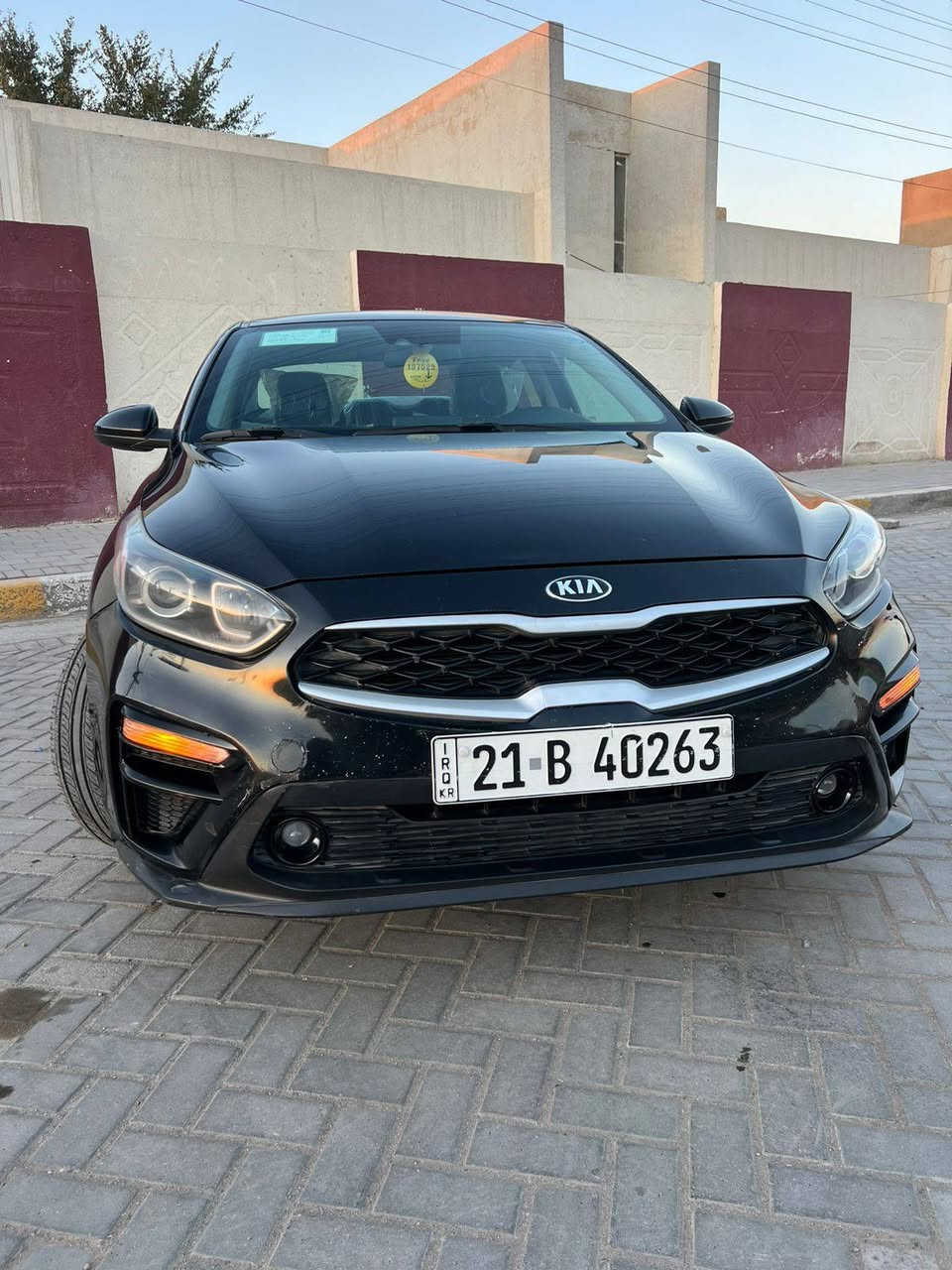 سلام عليكم اخوتي رمضان كريم عليكم
عندي فورتي موديل 2021 لون أسود رقم شمالي باسمي بيها منظومة زنون  بلاد تخم تاير جواها السياره إستعمال بيت جديده وكاملة
السياره خير من الله 
للعلم السونار يقره المكينة مفتوحة مكان  السياره البنوك شارع النداوي   الهاتف ***********
