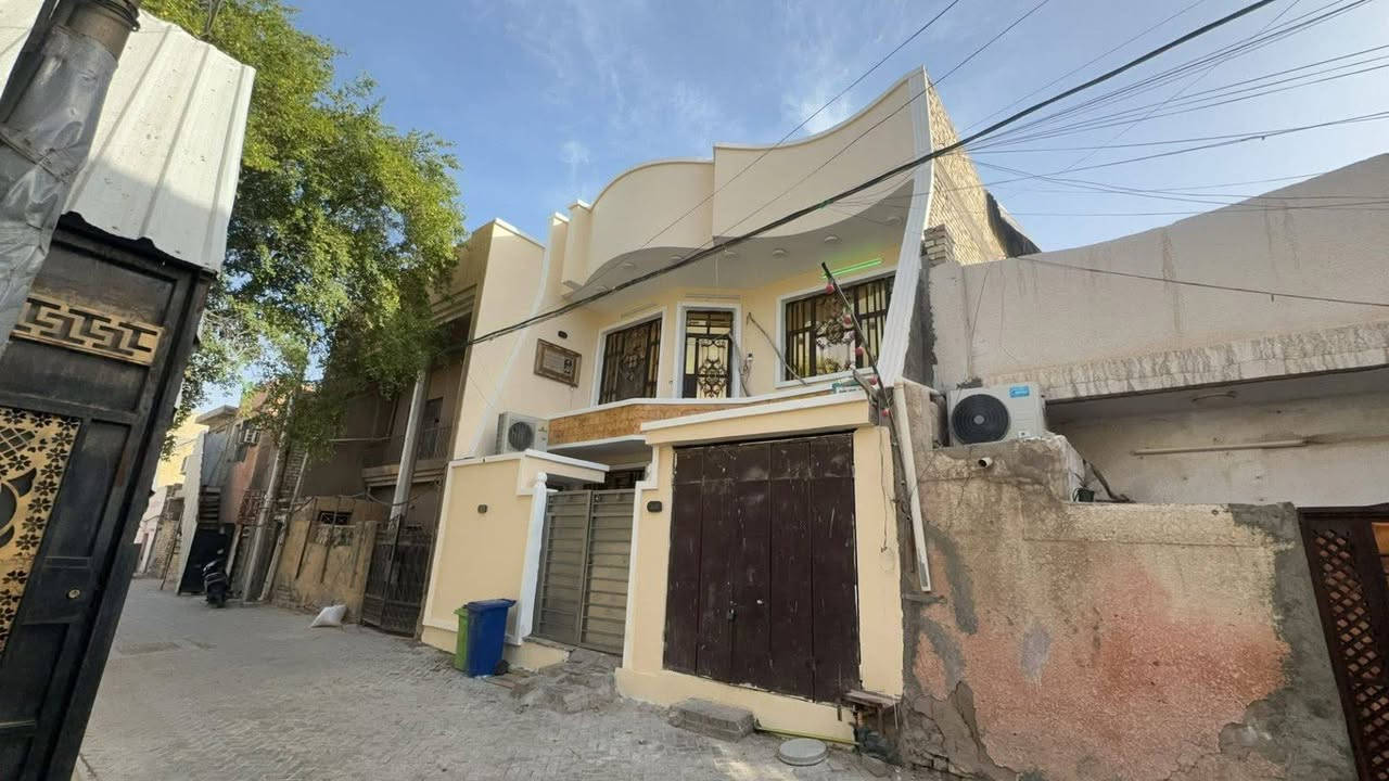 بيع بيت مساحة 144
مدينة الصدر قطاع 23
***********
