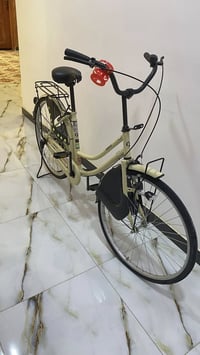 بايسكل موديل 2021 للبيع نضيف بمعنى الكلمة كلشي ما عايز ربع دينار ماتصر...