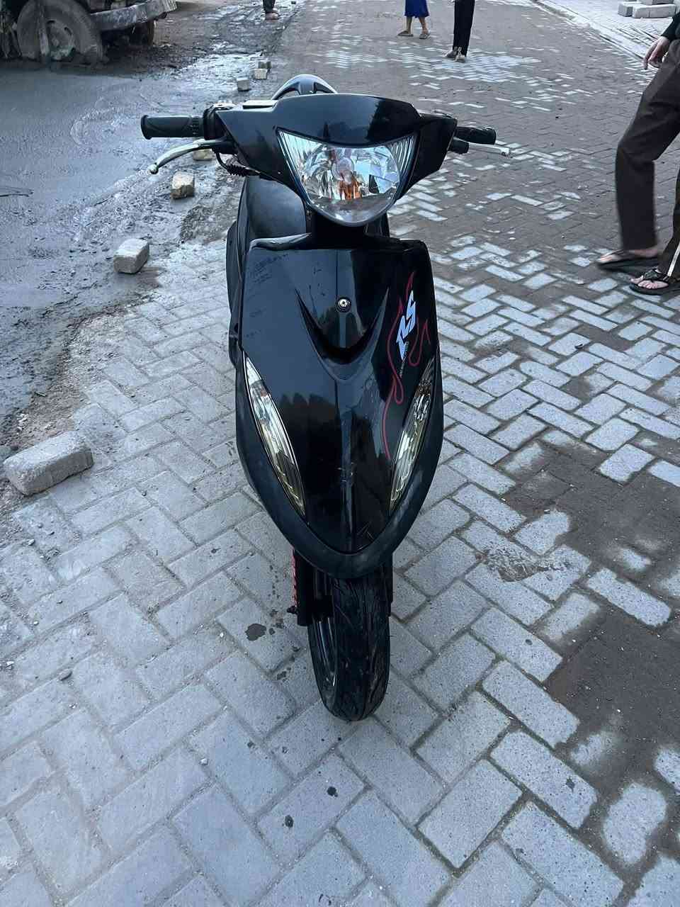 سلام عليكم دراجة ماكس عدلة بلادية مكفولة من كلشي قبل شهرين نازلة رمبة السعر 650 وبيه مجال
العنوان مدينة الصدر 
للاستفسار ***********
