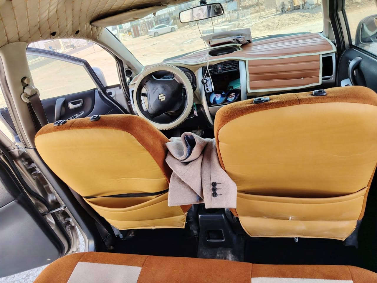 سازوكي ليانا مديا 2005سعره 55مكانه بصره تنومه جاهزه من كلشي*********** البصرة, العراق
