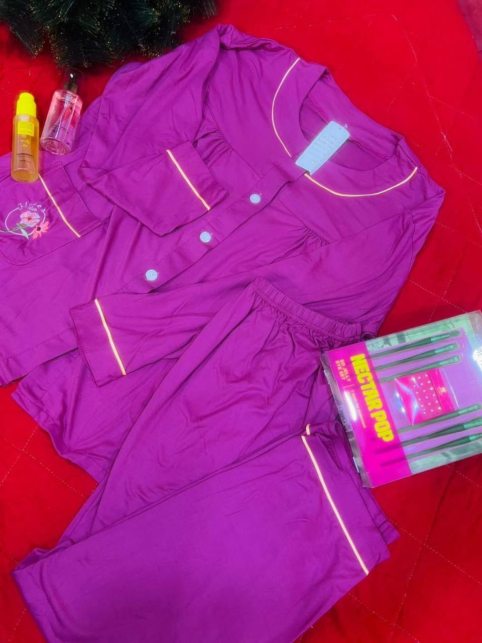 🎊🎄عروض راس السنه 🎄 🎉
تراكات نسائيه خامه تركيه جديده 🎄🎊
لتواصل واتس ***********
