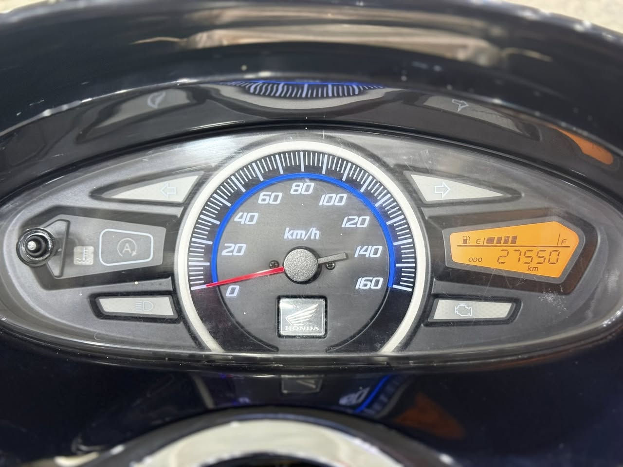 السلام عليكم
دراجه بي سي اكس الجيل الاول ياباني مكفوله كفاله عامه محرك اخرس كفر اصلي برغي ممفتوح بيها موشمه الدراجه ماشيه 27 الف حقيقي يعني ممتعوبه 

سعر الدراجه 13 وبيها مجال 
مكاني بغداد الكريعات 
رقمي ***********
