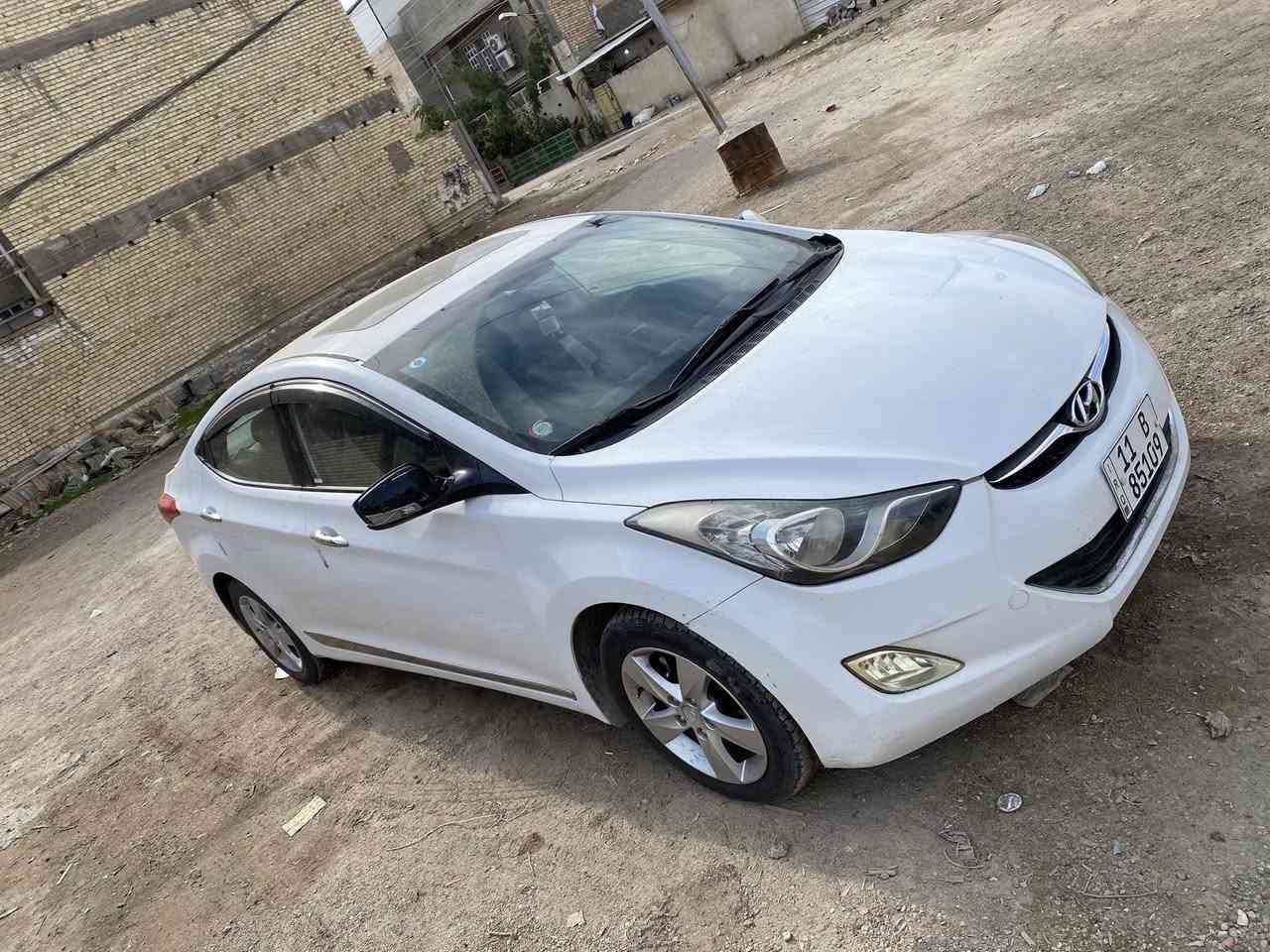 سلام عليكم عندي الانترا
موديل 12 
خليجي 
فول مواصفات 
فتحه كامره 
شاشه 
اشاير بل مري 
حساس خلفي 
جاهزه من كلشي 
بيها سونار بل منشور  كلشي واضحه عدكم 
مكان سياره جكوك الكاظميه 
سعر 95 بيها مجال حك الجيه 
ملاحظه جماعه الجوه 90 لا تخابر ولا تكسر بحلال العالم 
***********
