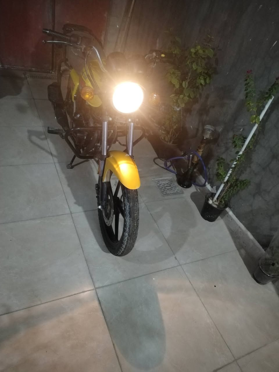 السلام عليكم دايون للبيع موديل ٢٢ مكينه ٢٠٠ واحد ع واحد السعر مليون و٦٠٠ وبيه مجال استفسار ***********
