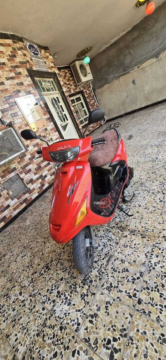 فراشــة للبيع حاويــ$$ــة دراجة فول مواصفات:
لايت LED
عالي ابيض 
ناصي اصفر 
اشاير
سطابات
نشرات 
سلف 
سكنات فيدراليات
مكينة ناعمة 
هندر 
مختمة دراجة 
-كهربائياتة كاملة مكملة 
نضافة فول لفول شوفت عينك هم تجي وتشوف
- مكفولة كفالة عامة 
***********
