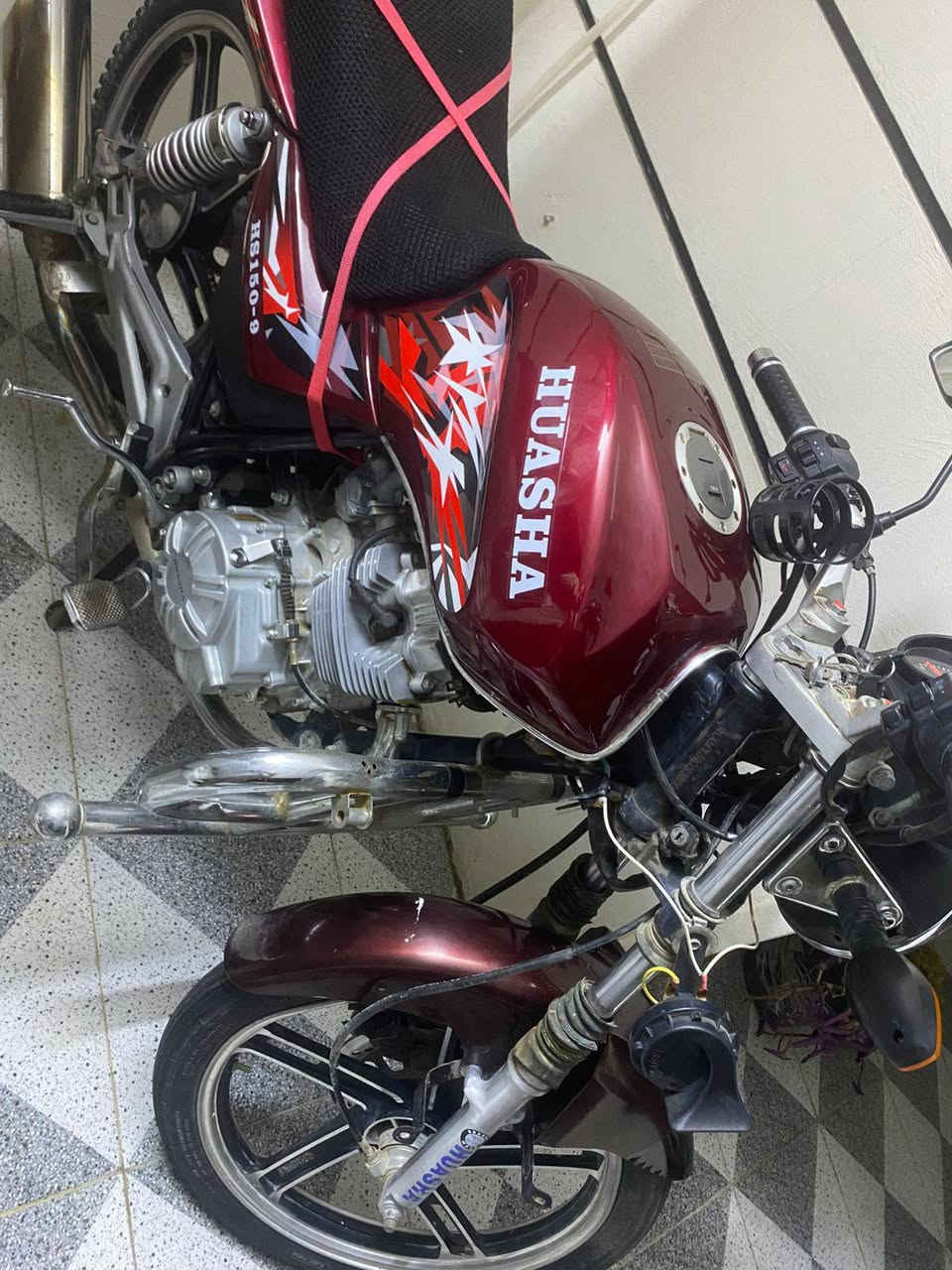 السلام عليكم 
هيوشا موديل ٢٠١٩
كمرك اصولي كامل مكمل باقي بس على التسجيل صاحبه من حديثه 
تانكي جديد ويل جديد محرك مفتوح يم صاحبه الاولي ومناقصه اي شي عل الفحص 
فقط يده بريك امامي عاطله 
يرهم بيع او مراوس حسب القناعه 
للأستفسار ***********
