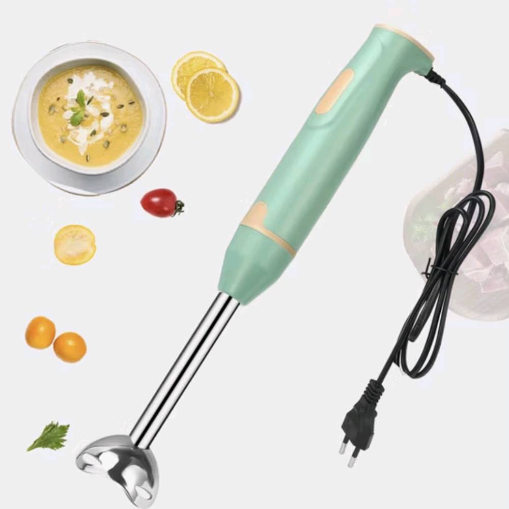 خلاط سيلفرز كرڤيست (Silvers Crvist) اليدوي موديل Z-1629 هو أداة مطبخ متعددة الاستخدامات وفعالة.

محرك هادئ وعالي السرعة: يوفر أداءً قوياً لإنجاز مهام الخلط والهرس بسرعة ودون إزعاج.

سهولة الاستخدام والتنظيف: يتميز بتصميم مريح يضمن قبضة ثابتة، كما أن الأجزاء القابلة للفك تجعل تنظيفه سهلاً وسريعاً.

شفرات متينة: يحتوي على شفرات من الفولاذ المقاوم للصدأ (ستانلس ستيل) حادة ومتينة، مصممة لهرس الفواكه والخضروات واللحوم.

مثالي لمختلف الأطعمة: مناسب لتحضير مجموعة متنوعة من الأطعمة والمشروبات، بما في ذلك العصائر، الشوربات، وأطعمة الأطفال المهروسة.