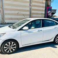 اكسنت 2016  مستعجل على بيعته هاي ضربته  وكمبريسر عطل قبل يومين ومحتاجل...