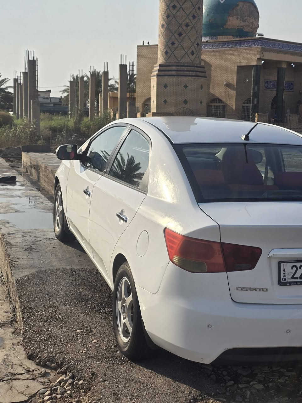 سلام عليكم البيع كيا سيراتو موديل 11 خليجي السعر 90 وبيهاا مجال بسيط *********** مكان السيارة بغداد زيونه
