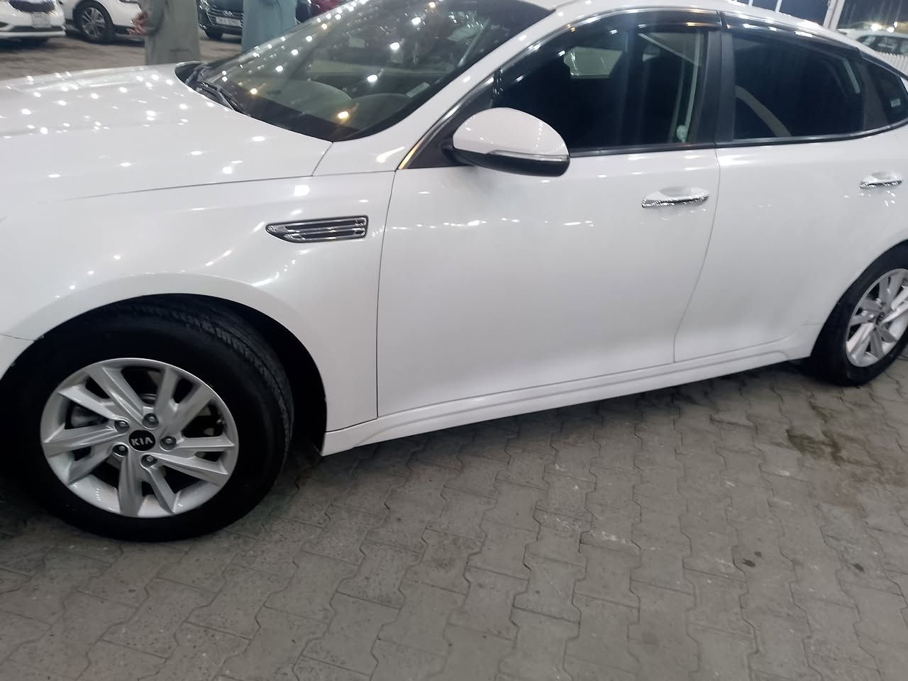 سلام عليكم اوبتما 20اربيل دولي سياره على وظع الشركه حادث بنيد وبيها مكانات صبغ ماشيه 94 كير مكينه حداديه شرط كلها على الشركه محرك 2400 بلاد ممفتوح وباقي التفاصيل كدام العين 132وبيها مجال مكان السياره بل نجف وكاله تحويل كلشي موجود ***********
