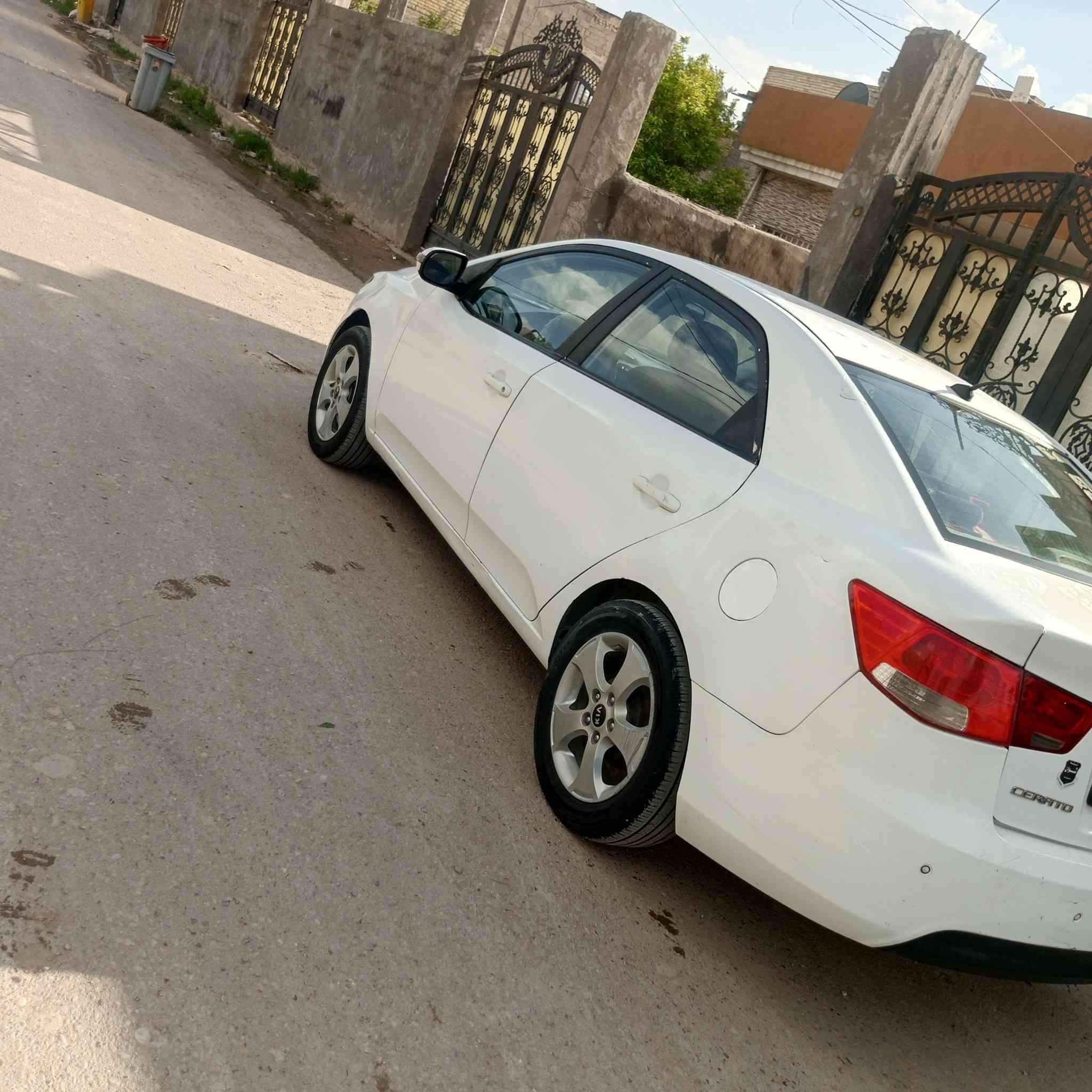 سلام عليكم كيه سيراتو موديل 2010 خليجي بيه قبق القماره امبدل من البنط سياره جديده مكينه وكير وصدر كله مكفول تبريد ثلج مكينه 1600 رقم سليمانيه بسمي ماشيه 193 سياره حلوه مال بيت صدر جديد تخم تاير كهربائيات جديده سعر 78 وبيه مجال عنوان بغداد دوره رقمي ***********
