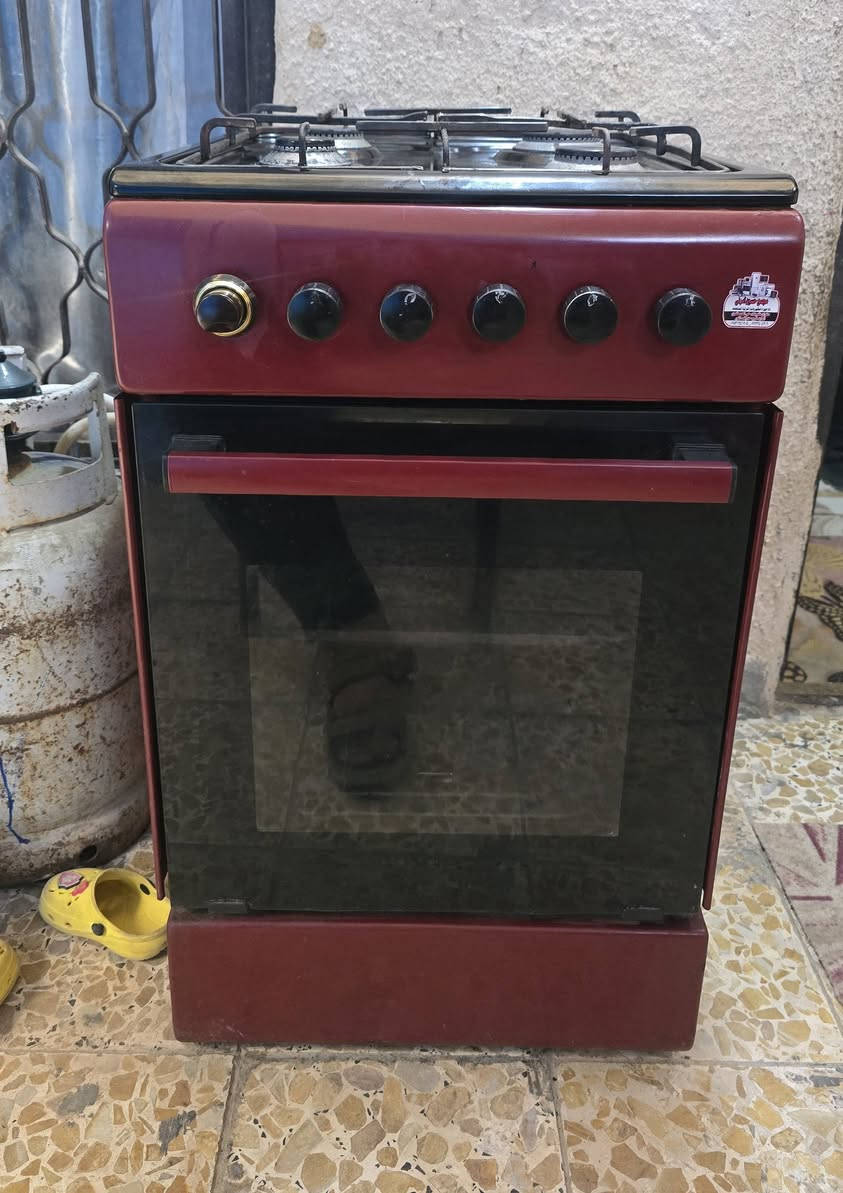 من رخصه الأدمن طباخ تركي أربع مشاعل نضيف اخو الجديد شرط الفحص سعره ٩٠الف الشراي يتصل *********** ٠٧٨
