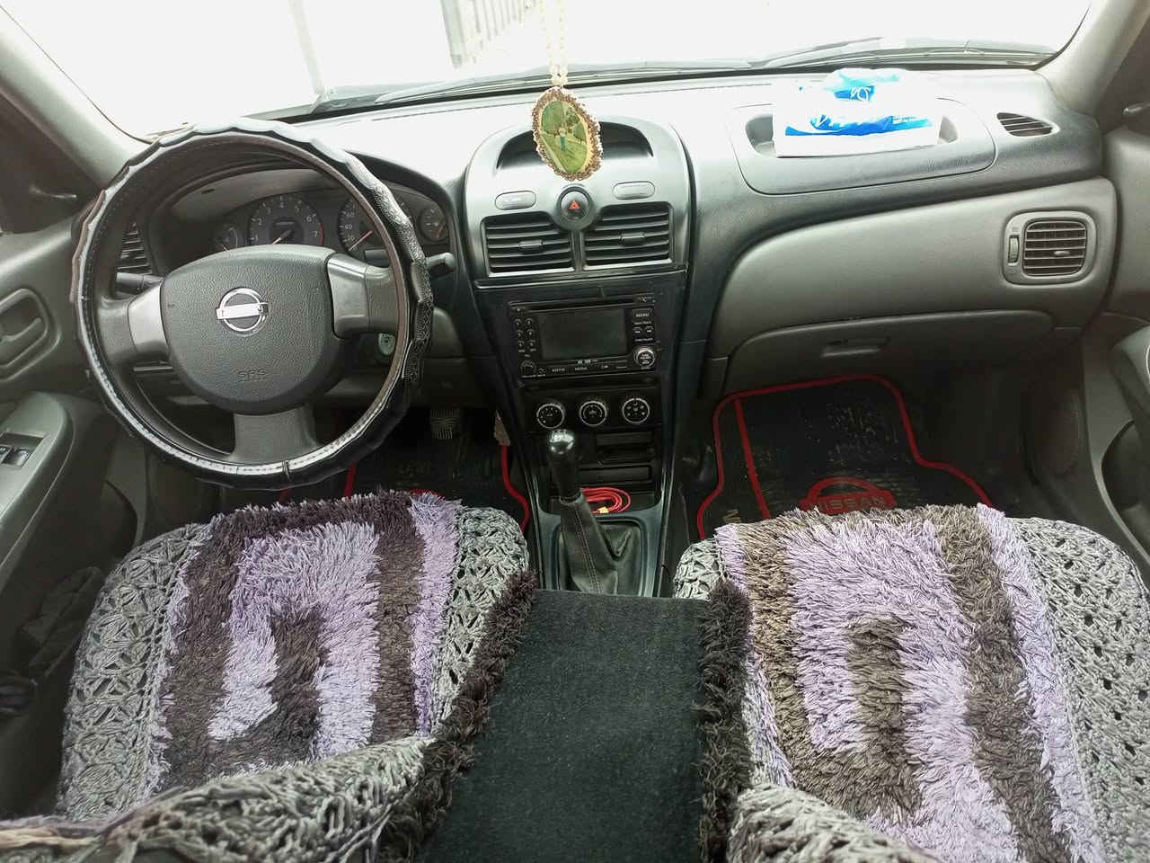 نیسان سەنی
مودیل 2010
هیچ عەیبی نیە و بێ سبوعە تەنها تۆزێ لای سنوق ساردی تەیە
دەفتەر بەنزینی هەیە
بۆ پەیوەندی کردن
***********
***********
