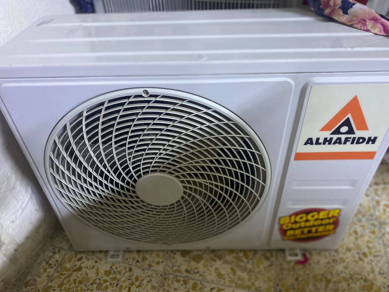 سبلت الحافظ 2طن غاز 410 انفيرتر جديد بمعنه الكلمه مشتغل كم شهر ومفتوح ومسلفن وعل شغل وظمان الجهاز كامل موجود بغداد جديده الاتصال على الرقم ***********
