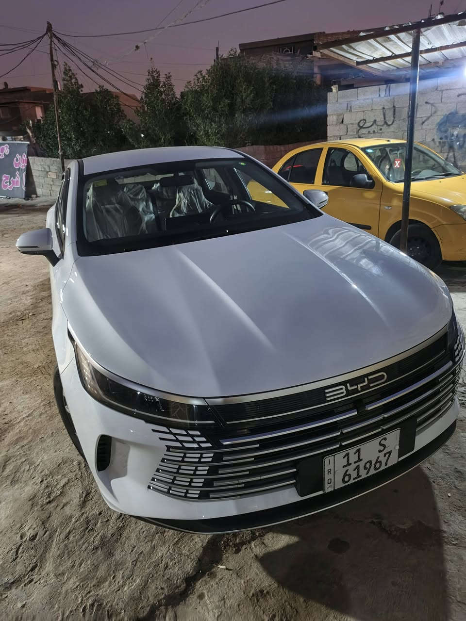 بي واي دي ديستروير2025 مغلفه وجاهزه شاشه معربه ولصقات ضد الكسر ماشي4000 على وضعه الشركه السياره جديده كلش سعرها18750 رقمي***********
