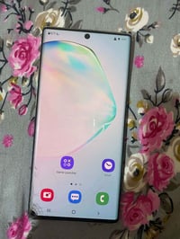 نوت ١٠ بلاس 5G • ٢٥٦ • ضربة بالطرف