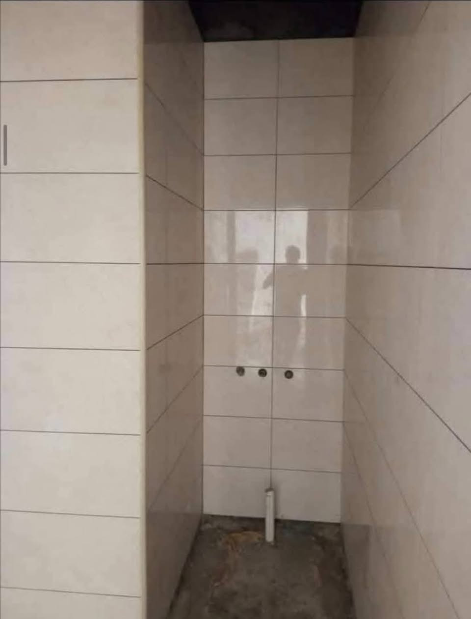 السلام عليكم #خلفه سيراميك مرمر بورسلين كاشي جدار وارضي وشغل ماده او سمنت وحسب الطلب وتطبيك الدرج وتطبيك الواح بورسلين  وشغل درجه اوله واشراف مهندس للاستفسار ***********او *********** بي واتساب
