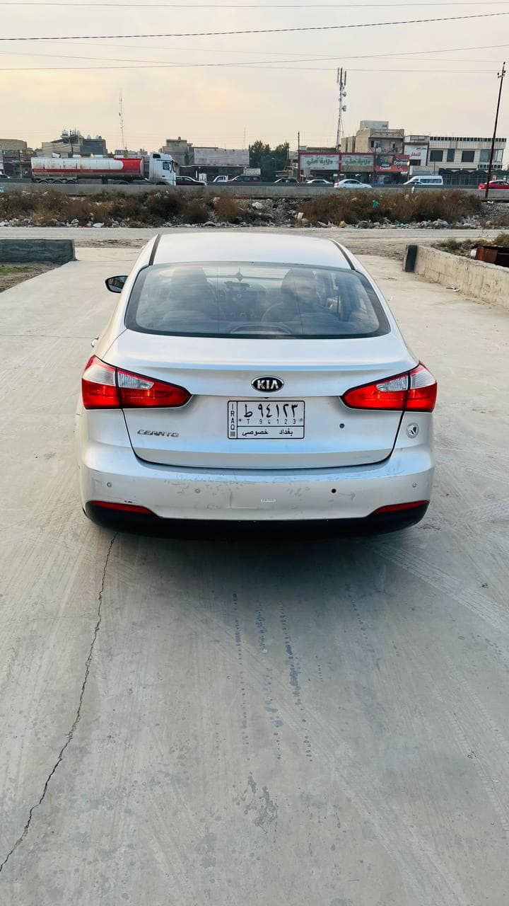 السلام عليكم للبيع سيراتو 2015 خليجي نص فول رقم بغداد باسمي بيها قطعتين فقط شاشة اندرويد كامرة تحكم ستيرن تبريد ثلج تدفئة شغالة عنواني بغداد الدورة السعر 118 وبيها مجال بسيط *********** يوجد واتساب
